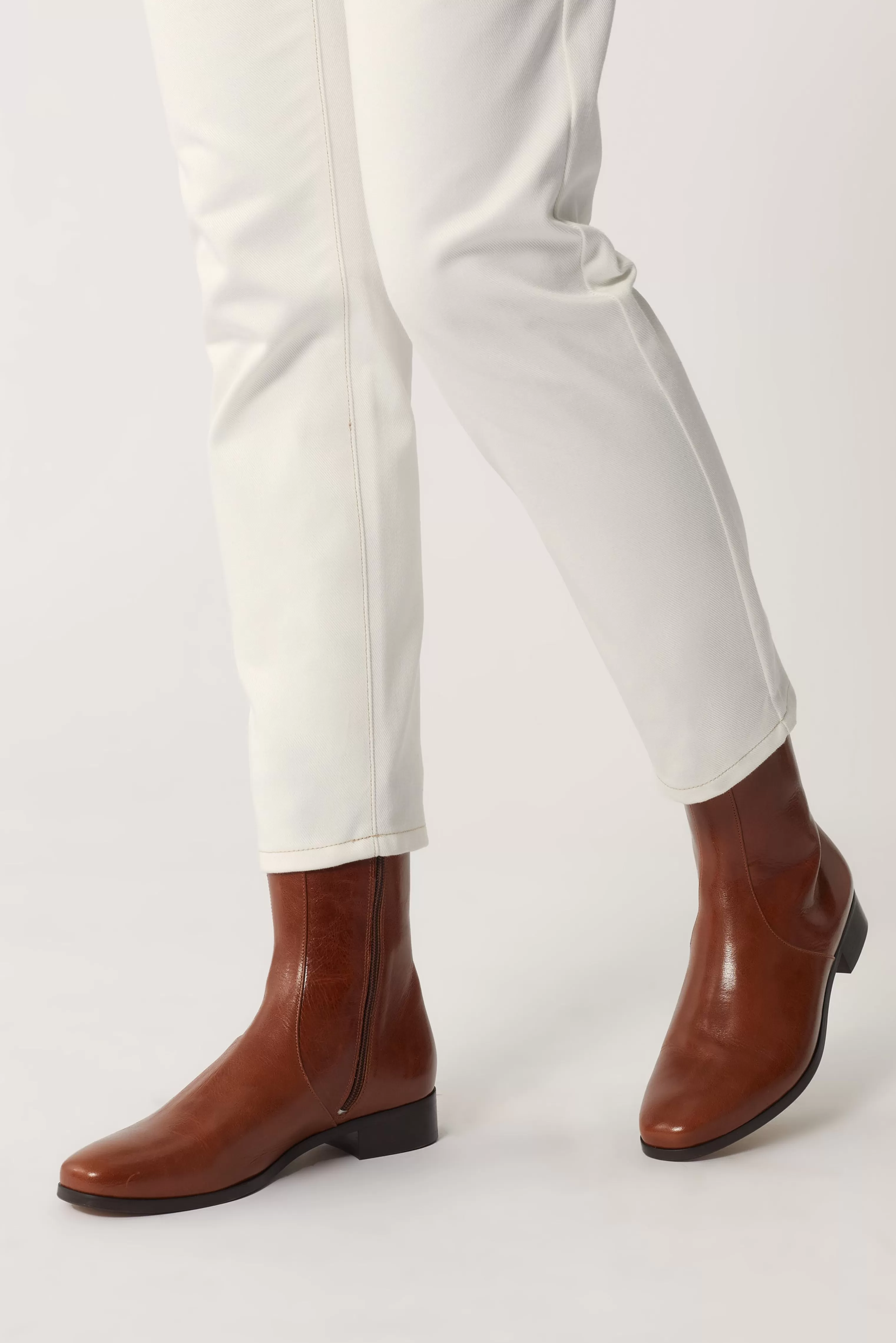 jean_barney_737980.webp Soeur -JEAN BARNEY Blanc